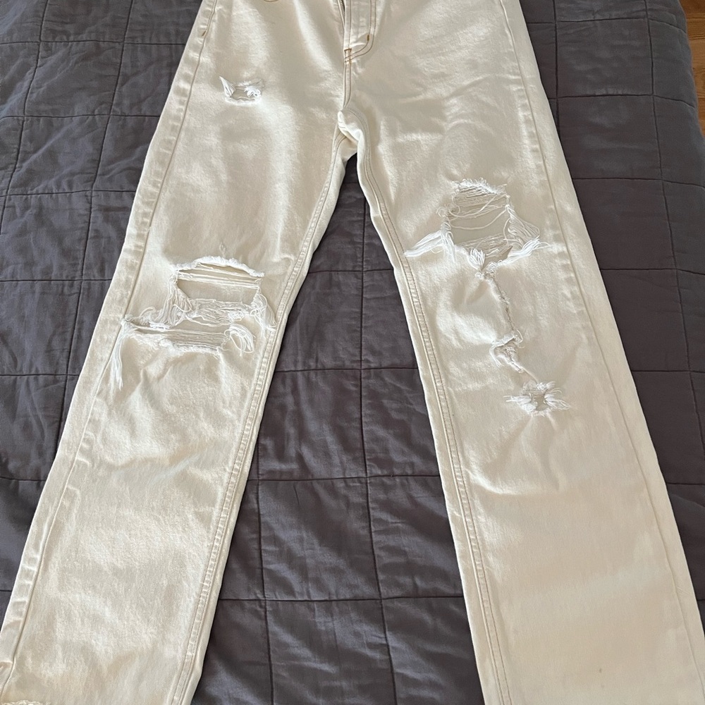 BDG Urban Outfitters Distressed Light Wash Jeans, size 28